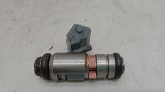 Wtryskiwacz paliwa 8200051963 RENAULT