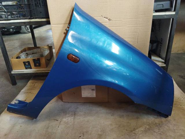 Błotnik przedni prawy Renault Clio LB0, LB1, LB2