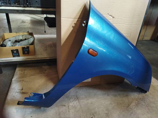 Błotnik przedni prawy Renault Clio LB0, LB1, LB2