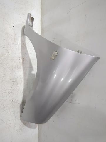 Błotnik przedni prawy 8200052380 RENAULT