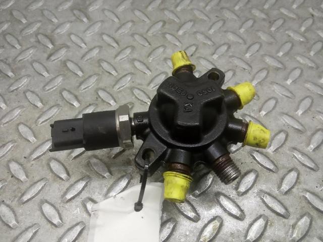 Rozdzielacz paliwa 8200057345 RENAULT