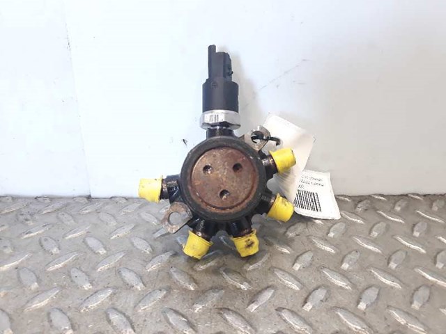 Rozdzielacz paliwa 8200057345 RENAULT