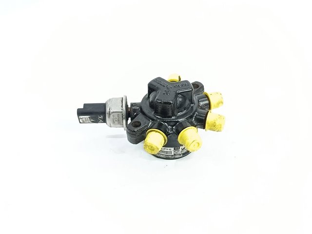 Rozdzielacz paliwa 8200057345 RENAULT