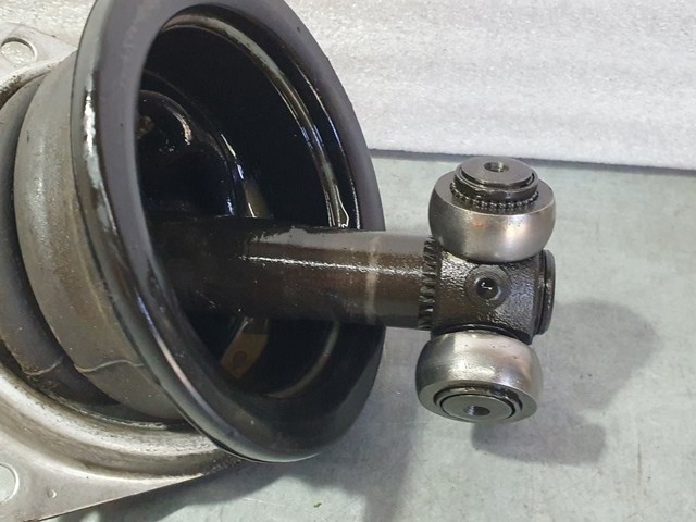 Półoś napędowa przednia lewa 8200064731 RENAULT