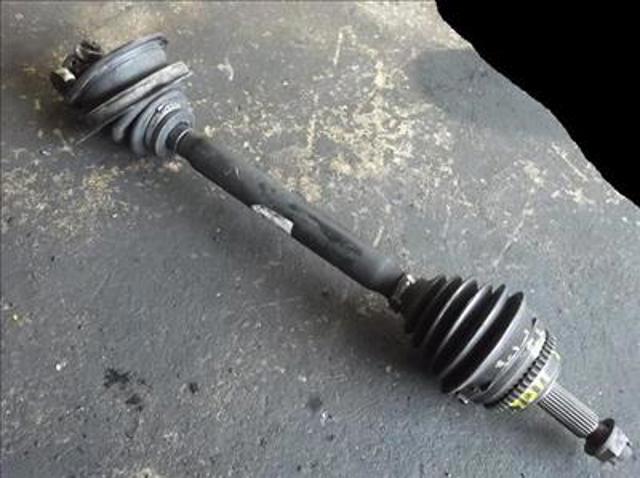 Półoś napędowa przednia lewa 8200064731 RENAULT