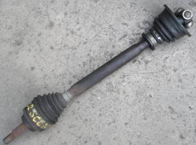 Półoś napędowa przednia lewa 8200064731 RENAULT
