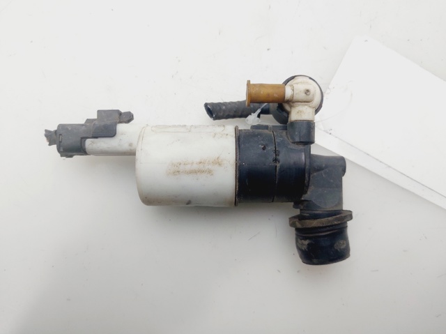 Pompka spryskiwacza szyby przedniej 8200067015 PEUGEOT