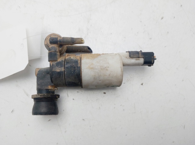 Pompka spryskiwacza szyby przedniej 8200067015 PEUGEOT