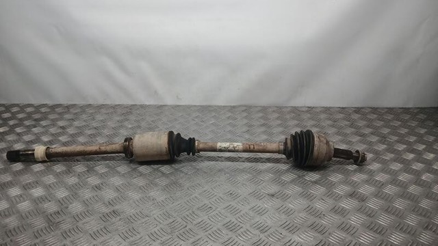 Półoś napędowa przednia prawa 8200069146 RENAULT