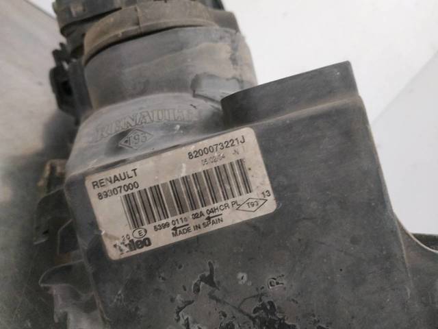 Reflektor prawy 8200073221J RENAULT