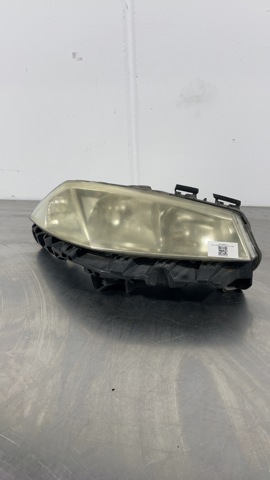 Reflektor prawy 8200073221J RENAULT