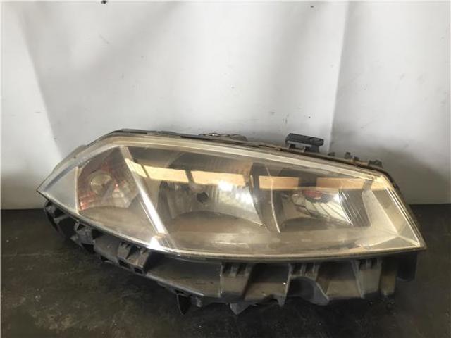 Reflektor prawy 8200073221J RENAULT