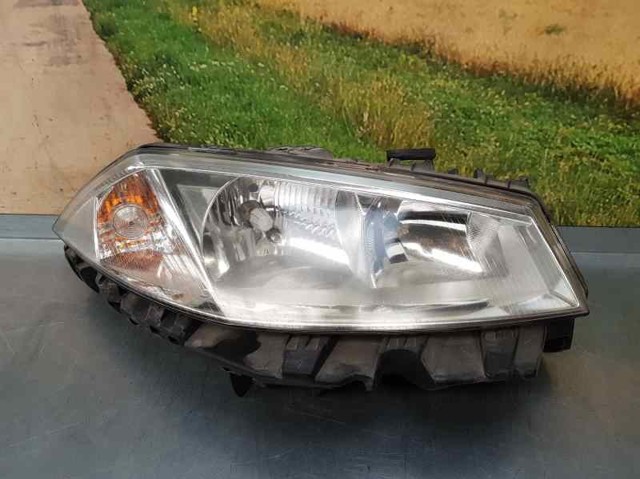 Reflektor prawy 8200073221J RENAULT