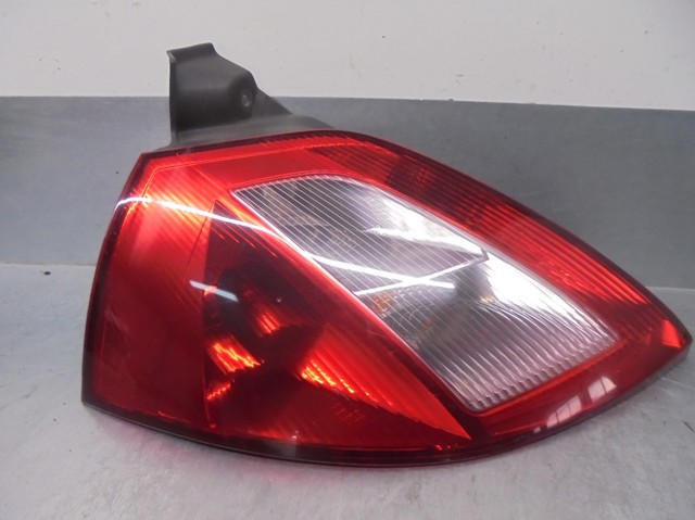 Lampa zespolona tylna lewa 8200073236 RENAULT
