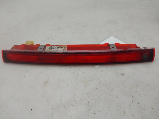 Lampa stop tylna dodatkowa 8200073239 RENAULT