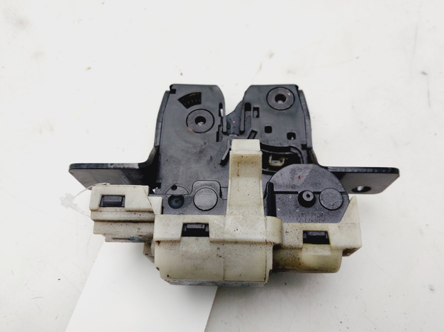 Zamek klapy bagażnika (3/5 drzwi tylnych) 8200076240 RENAULT