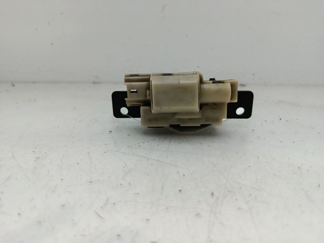 Zamek klapy bagażnika (3/5 drzwi tylnych) 8200076240 RENAULT