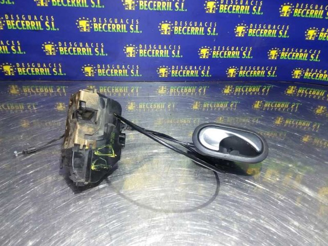 Zamek drzwi przednich prawych 8200086018 RENAULT