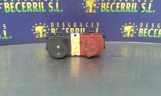 Przycisk włączania światła awaryjnego 8200095493 RENAULT