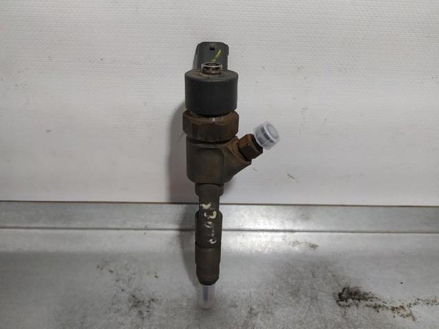 Wtryskiwacz paliwa 8200100272 RENAULT