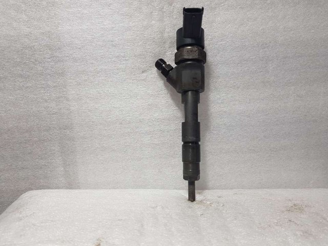 Wtryskiwacz paliwa 8200100272 RENAULT
