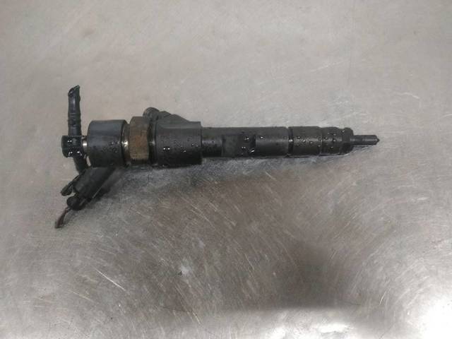 Wtryskiwacz paliwa 8200100272 RENAULT