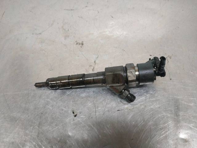 Wtryskiwacz paliwa 8200100272 RENAULT