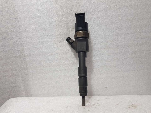 Wtryskiwacz paliwa 8200100272 RENAULT