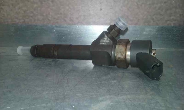 Wtryskiwacz paliwa 8200100272 RENAULT