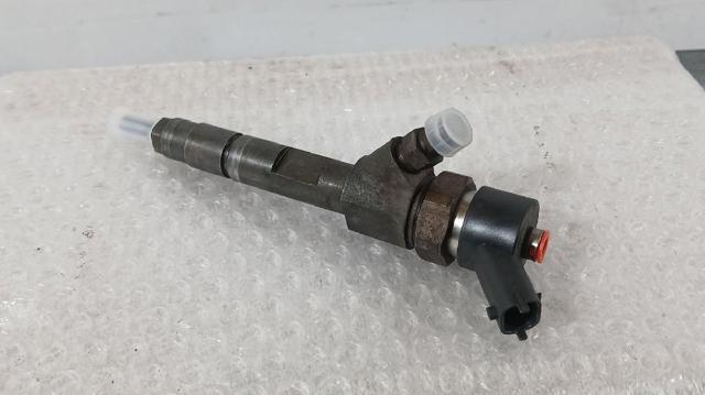 Wtryskiwacz paliwa 8200100272 RENAULT