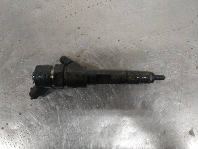 Wtryskiwacz paliwa 8200100272 RENAULT