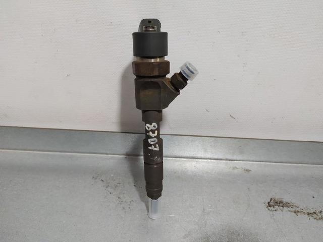 Wtryskiwacz paliwa 8200100272 RENAULT