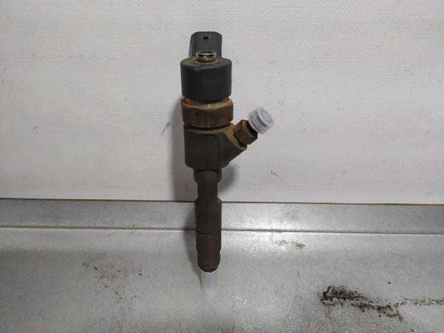 Wtryskiwacz paliwa 8200100272 RENAULT
