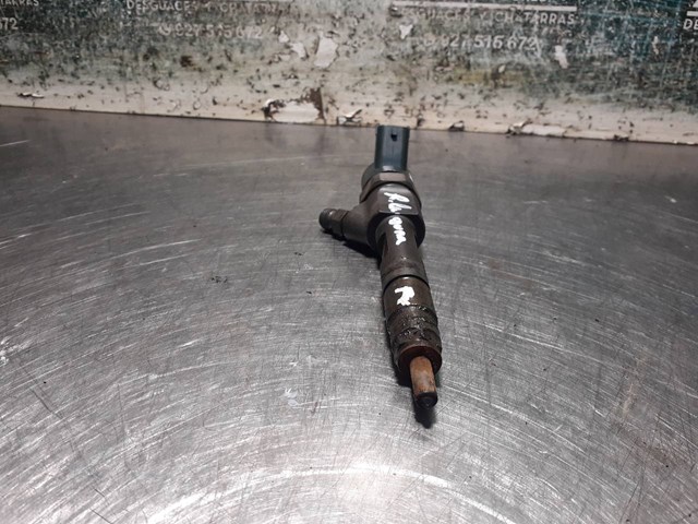 Wtryskiwacz paliwa 8200100272 RENAULT