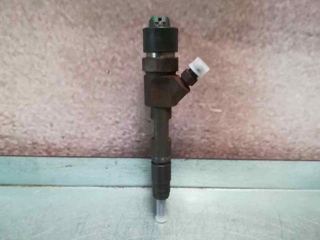 Wtryskiwacz paliwa 8200100272 RENAULT