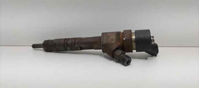 Wtryskiwacz paliwa 8200100272 RENAULT