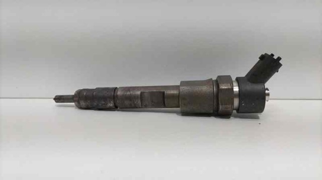 Wtryskiwacz paliwa 8200100272 RENAULT