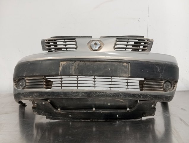 Zderzak przedni 8200102205 RENAULT