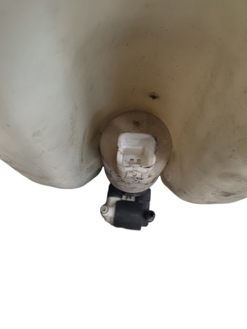 Zbiorniczek spryskiwacza szyb 8200104706 RENAULT