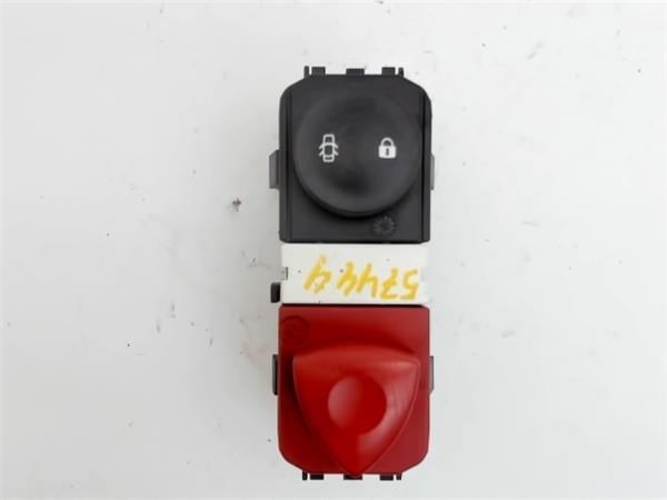 Przycisk włączania światła awaryjnego 8200107808 RENAULT
