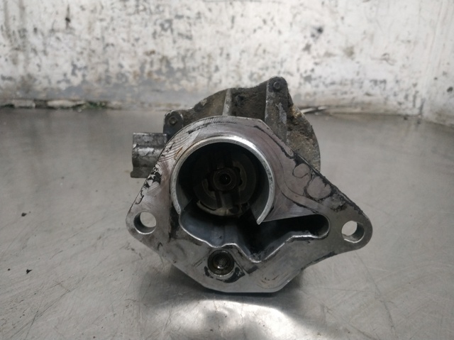 8200113585 Renault (RVI)