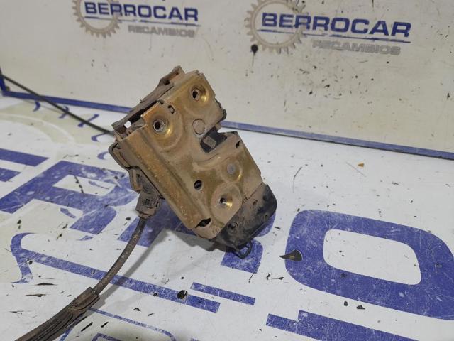 Zamek drzwi tylnych prawych 8200119332 RENAULT