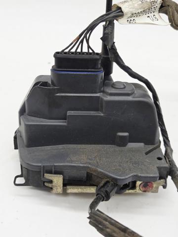 Zamek drzwi tylnych prawych 8200119332 RENAULT