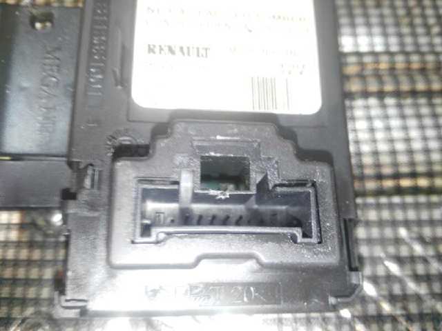 Stacyjka zapłonowa 8200125077 RENAULT