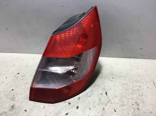 Lampa zespolona tylna prawa 8200127702E RENAULT