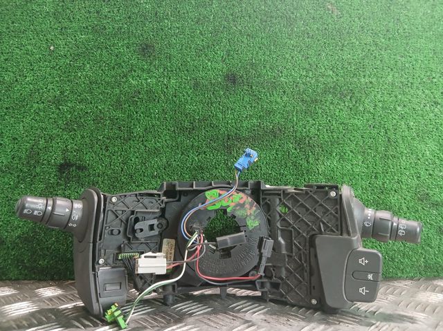 Przełącznik zespolony, w komplecie 8200127727 RENAULT