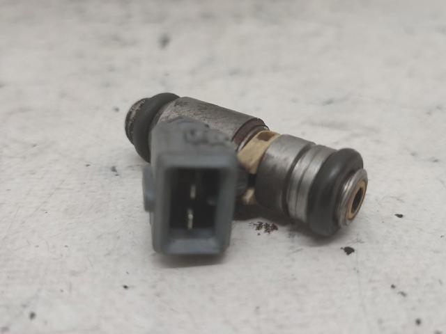 Wtryskiwacz paliwa 8200128959 RENAULT