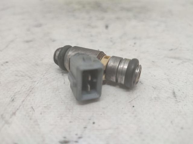 Wtryskiwacz paliwa 8200128959 RENAULT