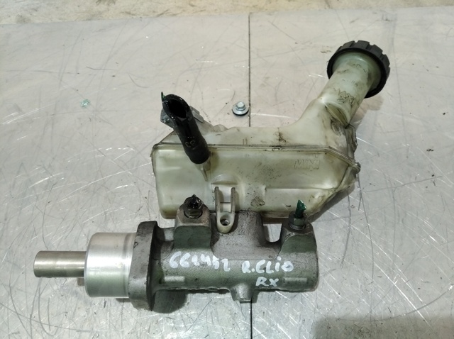 Zbiorniczek głównego cylindra hamulcowego (płynu hamulcowego) 8200129956 RENAULT