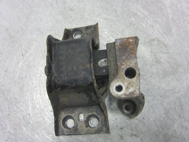 Poduszka (podpora) silnika prawa 8200131305 NISSAN